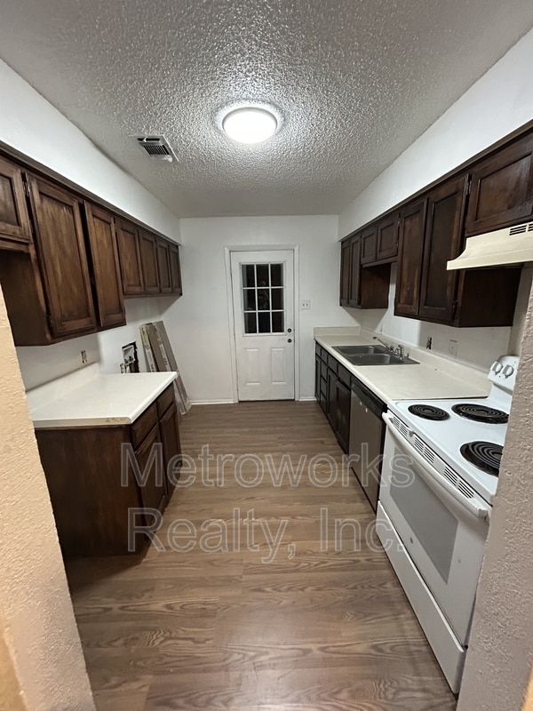 Primary Photo - 206 Pine Meadow Dr