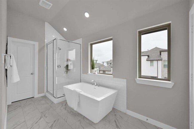 Building Photo - 16630 Lake Austin St