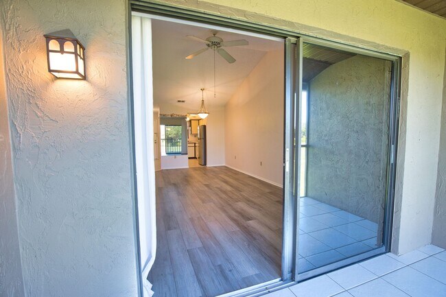 Building Photo - Annual Unfurnished 2 Bed 1 Bath Second Floor Condo located in Par Four at Capri Isles!