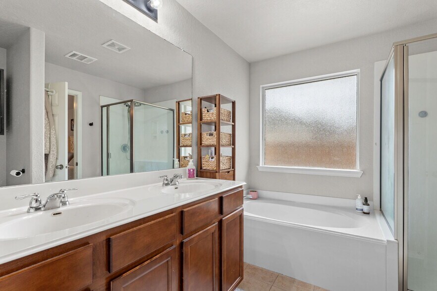 Building Photo - 3041 Turquoise