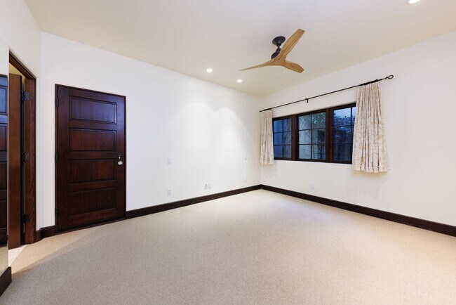 Building Photo - Delightful Private 3BR/4.5BA + Office Home in Del Mar