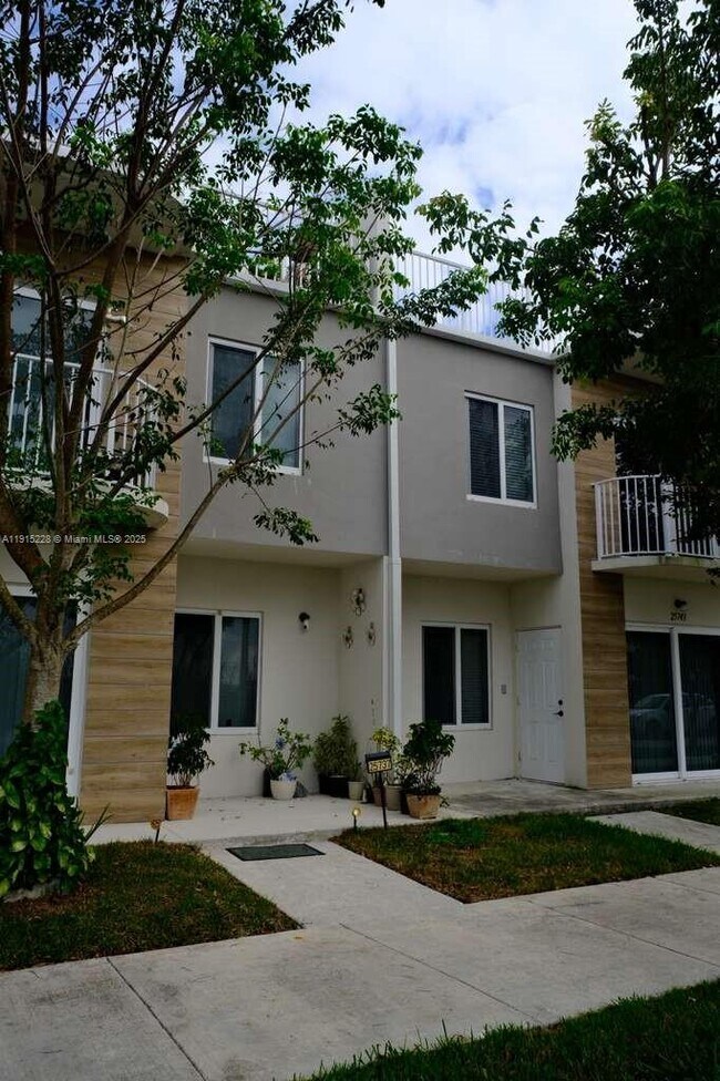 Primary Photo - 25743 SW 144th Ave