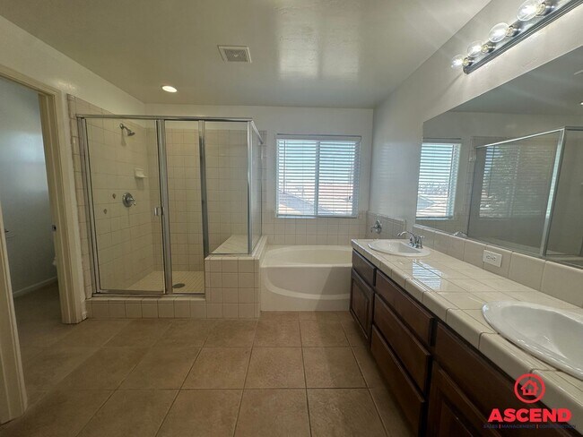 Building Photo - Gorgeous 2 Story Home off of Harris and Ol...