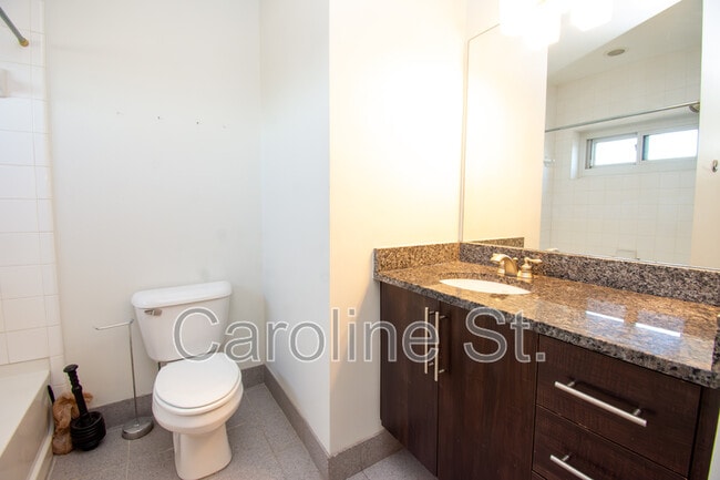 Building Photo - 1245 Caroline St NE