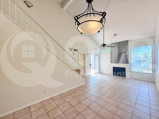 Building Photo - 1717 E Union Hills Dr