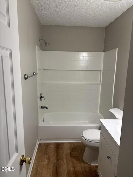 Building Photo - 161 Mill Creek Dr