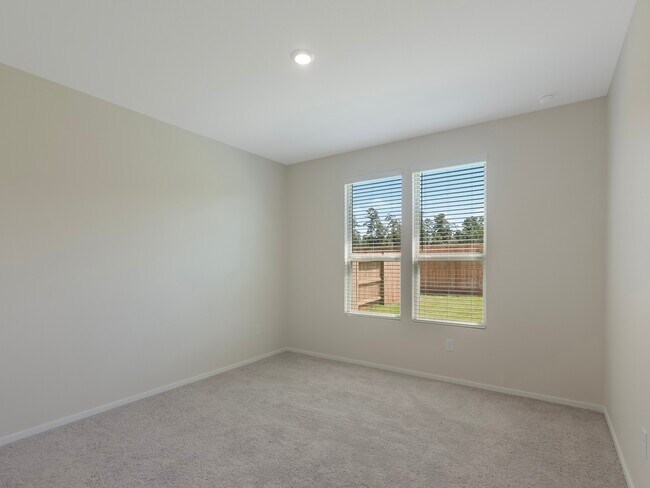 Building Photo - 15881 Blass Vly Dr