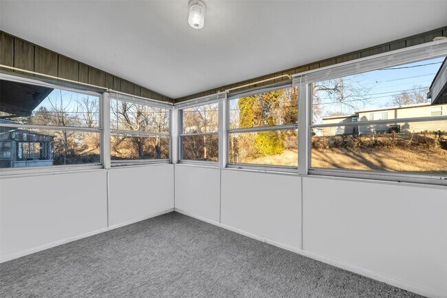 Building Photo - 9014 Ellison Dr