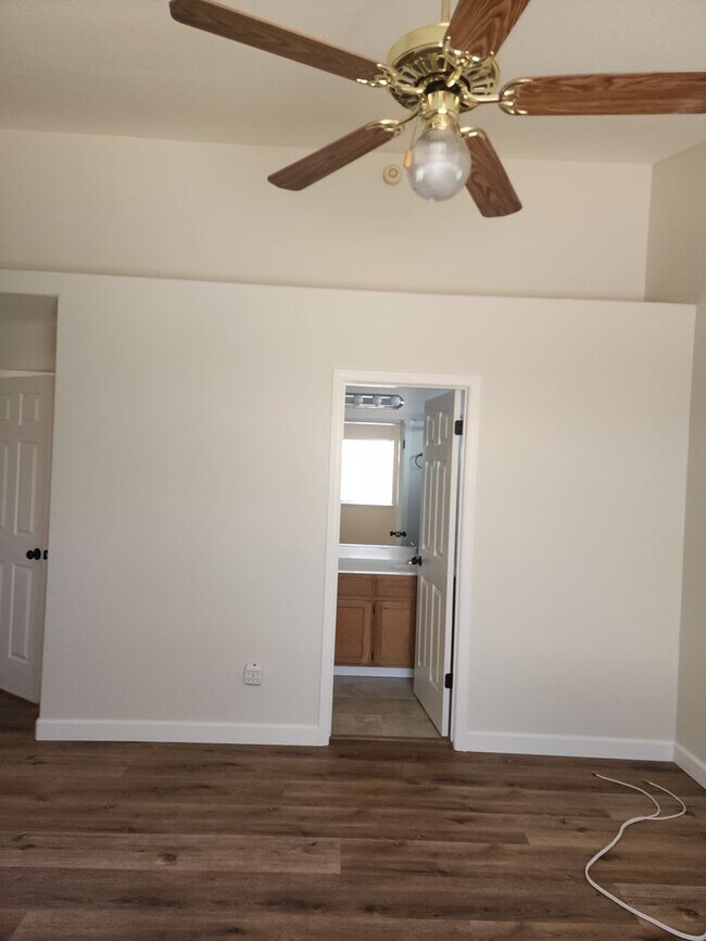 Building Photo - Salida 3 bedroom 2 bathroom