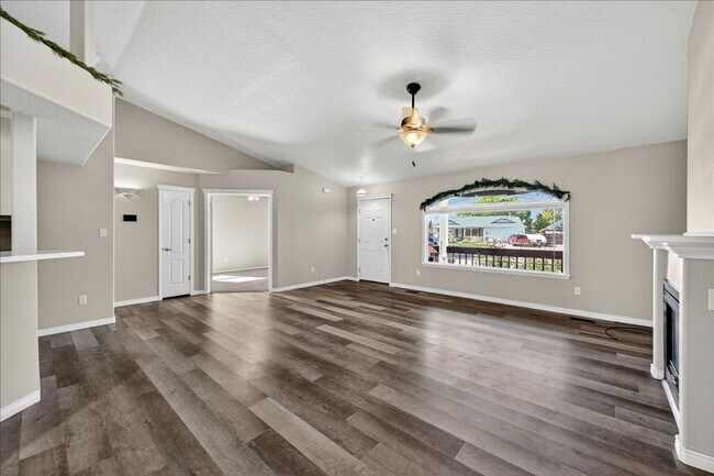 Building Photo - Bright & Cozy Home on a Quiet Cul-de-Sac
