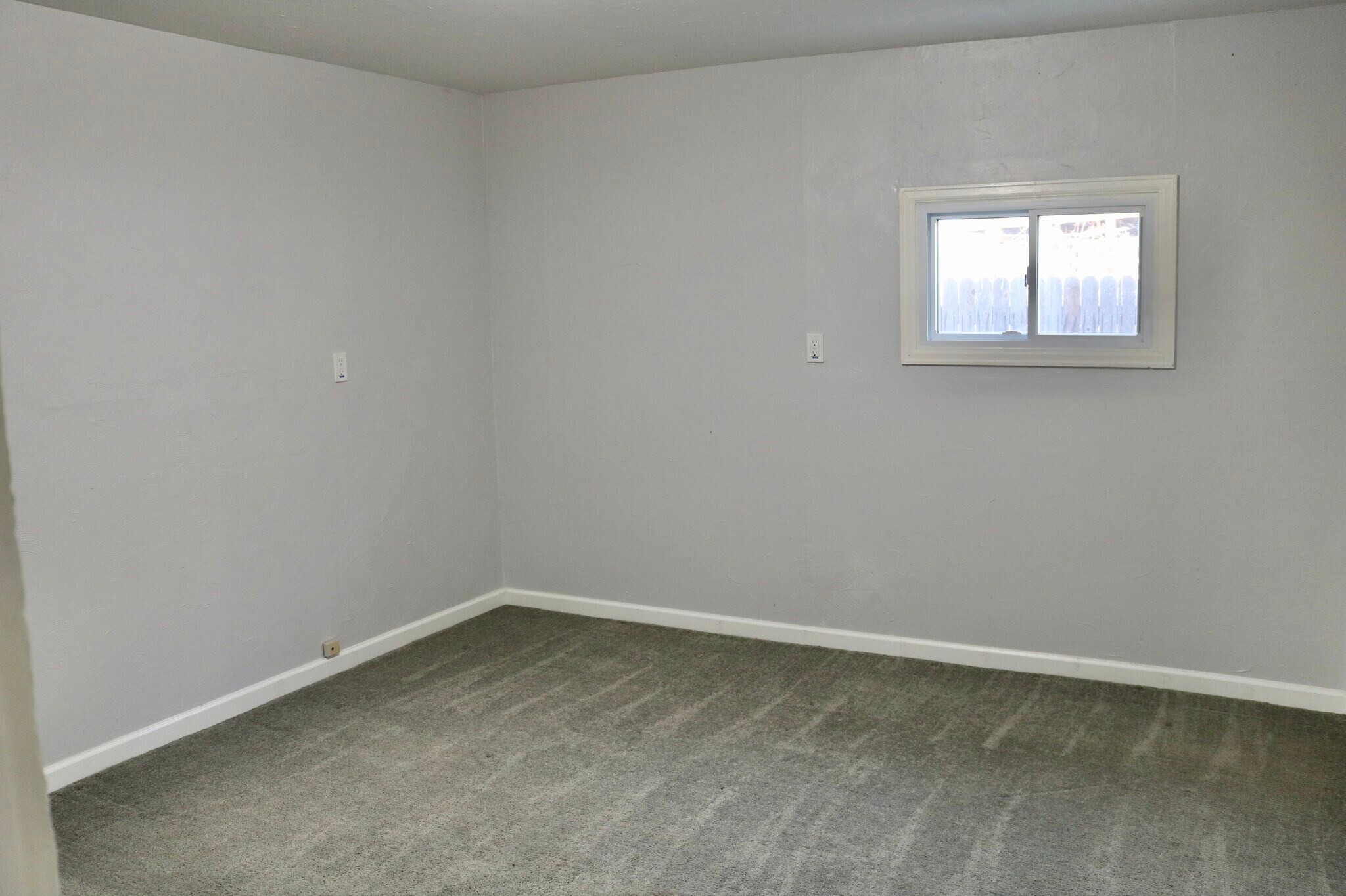 Building Photo - 1136 Florence Ave