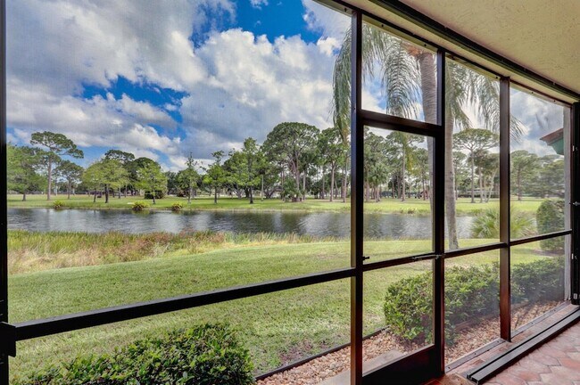 Building Photo - 6 Lexington Ln E