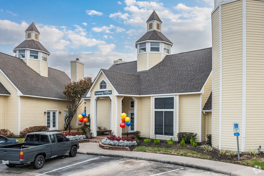 6315 Central City Blvd Galveston, TX 77551 - Broadwater