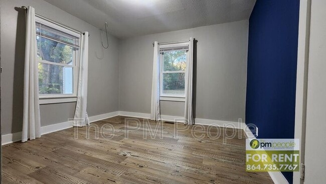 Building Photo - 2 Pineview Dr