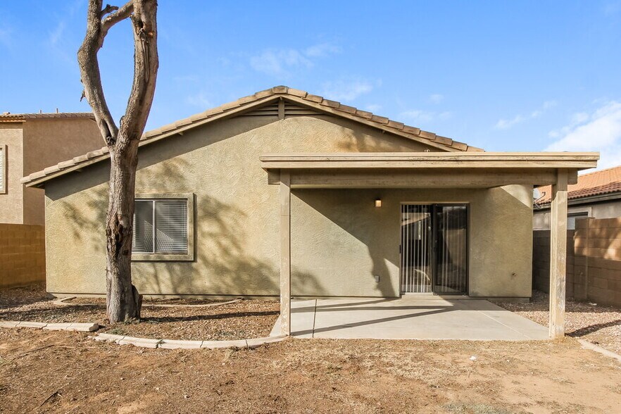 Building Photo - 16245 W Calavar Rd