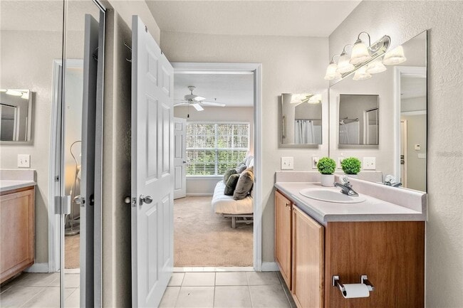 Building Photo - 9117 Lee Vista Blvd