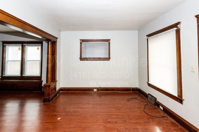 Building Photo - 3131 W 58th St