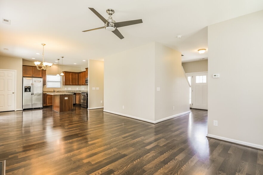 Building Photo - 1417 Ujamaa Dr