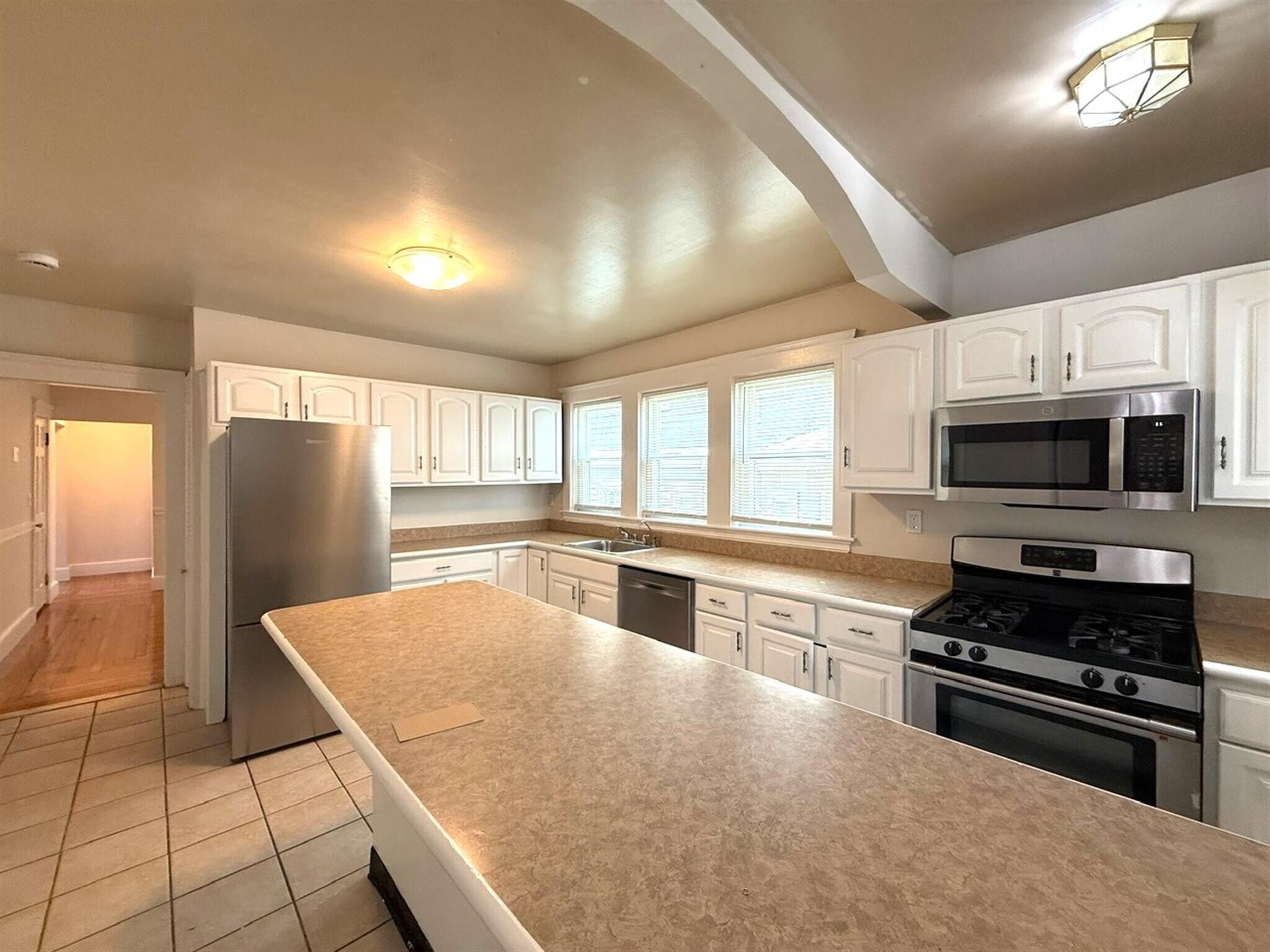 Building Photo - 441 Broadway