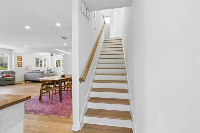 Building Photo - Steps to the Ocean! 3/3, 2198sq', Ocean View, Furnished