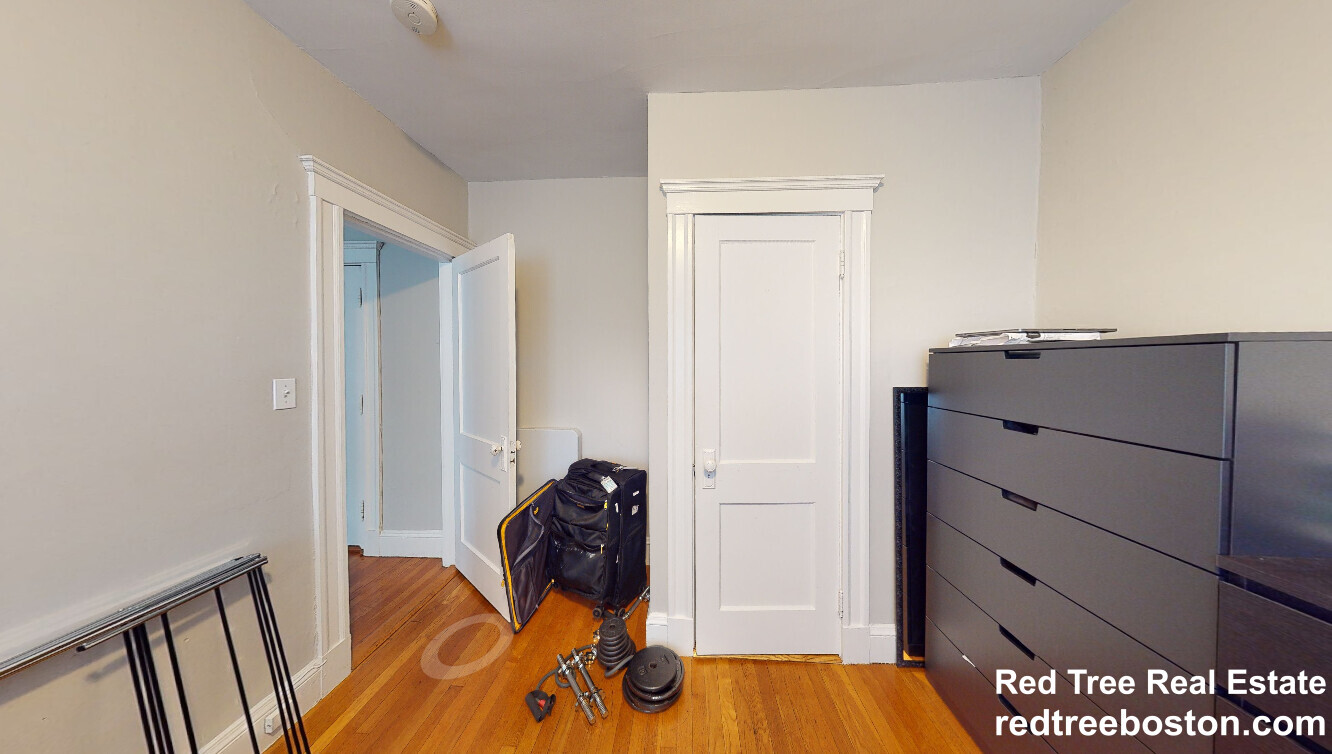 Apt 5 - 8 Gray St