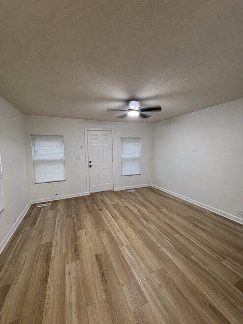 Building Photo - 1305 Avenue C