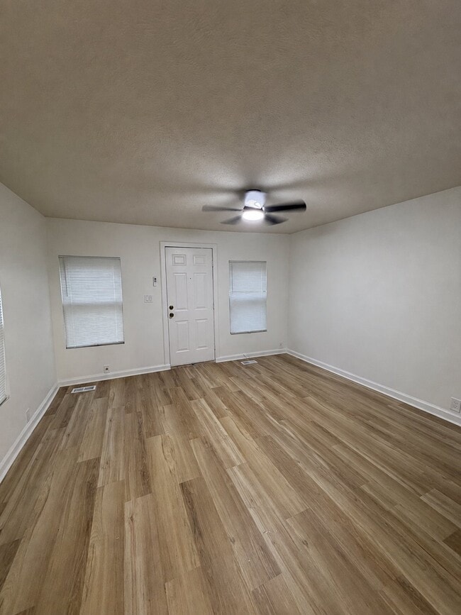 Building Photo - 1305 Avenue C