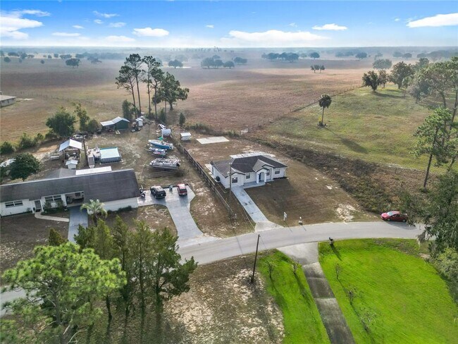 Building Photo - 1511 SW Shorewood Dr