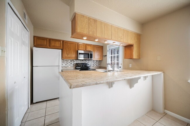 Building Photo - 6427 Wurzbach Rd
