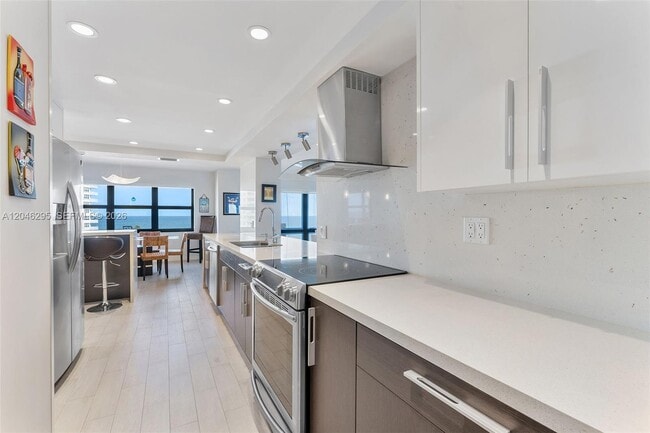 Building Photo - 5100 N Ocean Blvd