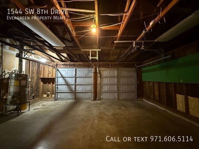 Building Photo - 1544 SW 8th Dr