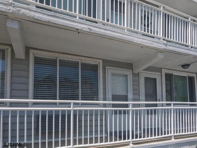 Building Photo - 9510 Amherst Ave