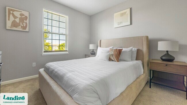 Building Photo - 6460 Chelsea Glen Dr