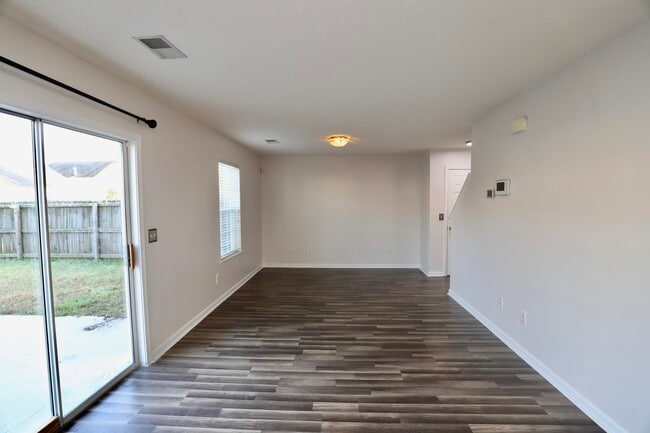 Building Photo - 1749 Mossberg Dr