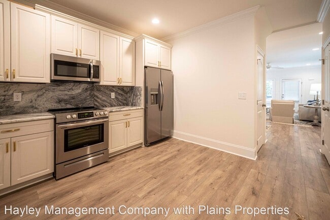 Building Photo - 4 br, 4 bath House - 388 Sanders St.