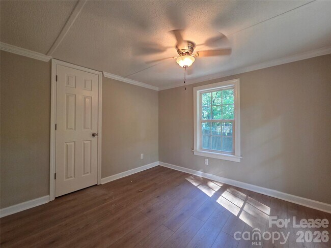 Building Photo - 1361 Regal Oaks Ln