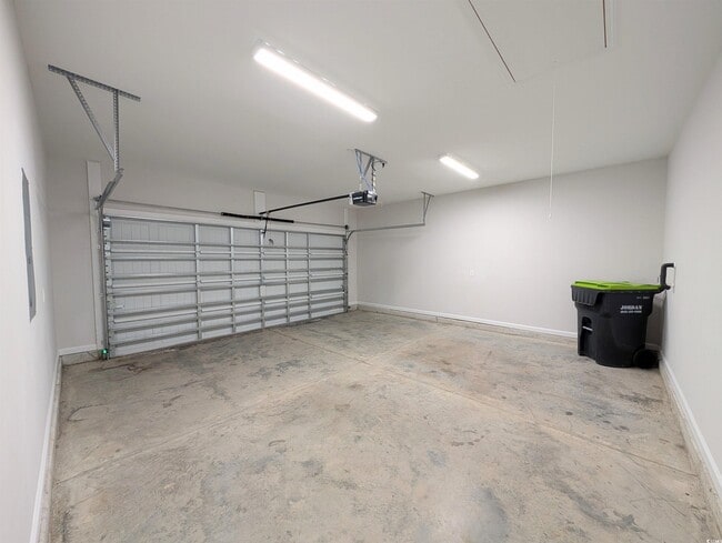 Building Photo - 351 Lakota Lp