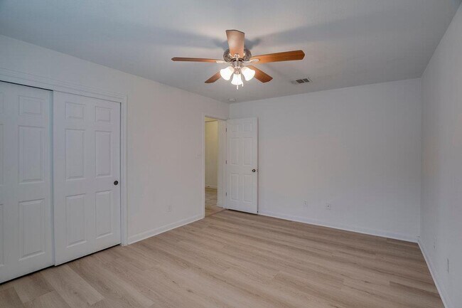 Building Photo - 30126 Bumble Bee Dr
