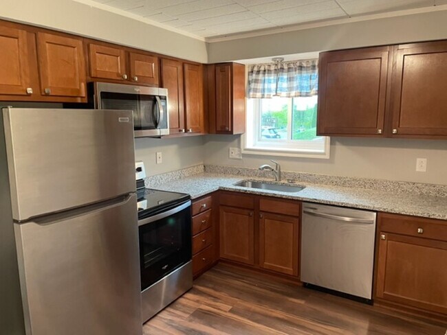 Building Photo - Spacious 1-bedroom in Bellevue!