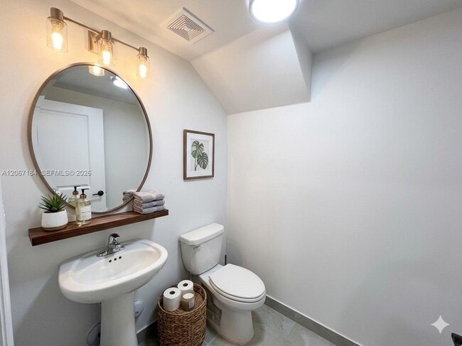 Building Photo - 24600