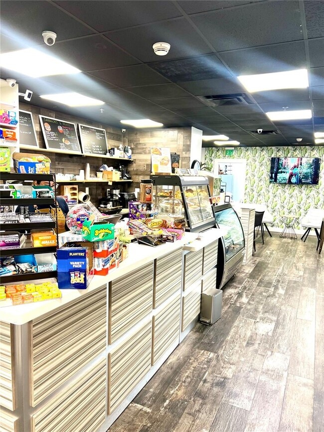 Building Photo - 780 NE 69th St