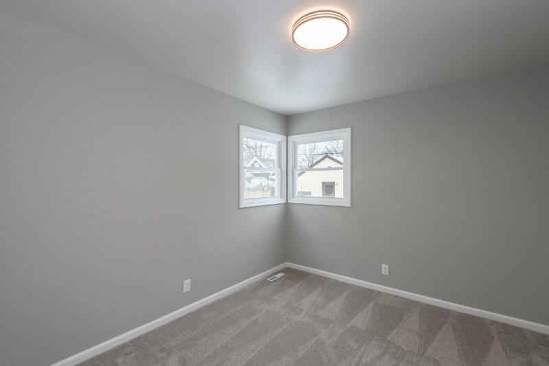 Building Photo - 424 S 66th St