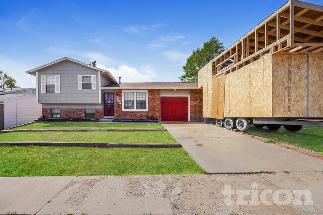 Building Photo - 6845 Parkridge Ct
