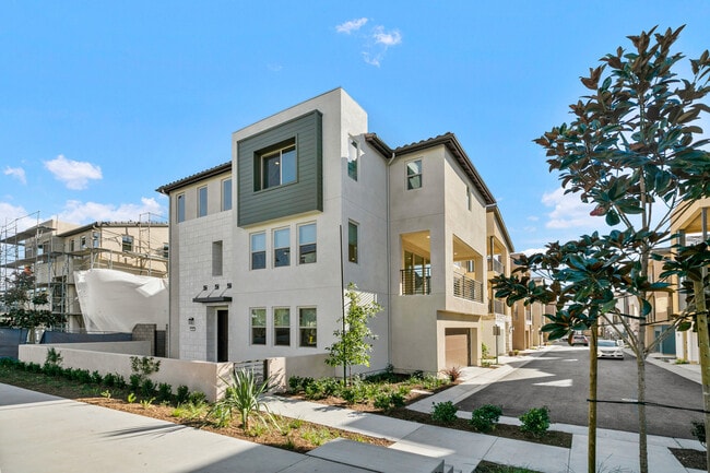 Building Photo - 590 Catalonia