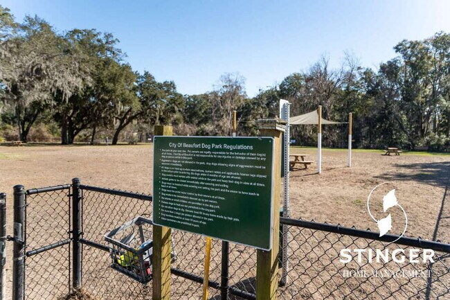 Building Photo - 900 Brotherhood Rd