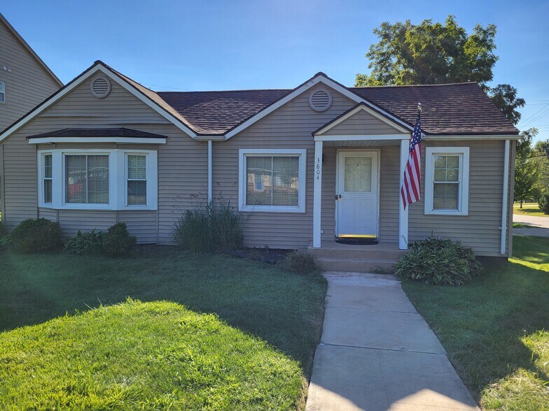 Primary Photo - 3804 Samuel Ave