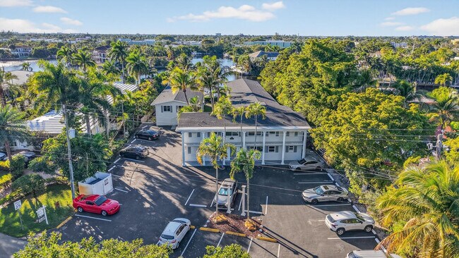 Building Photo - 1821 Middle River Dr