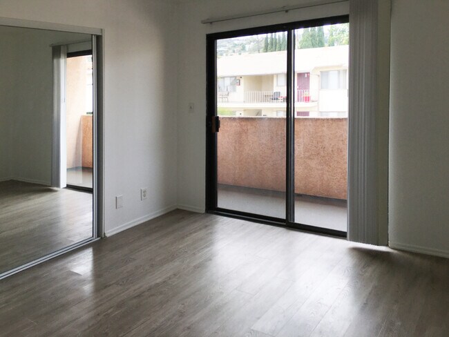 Building Photo - 4627 Finley Ave