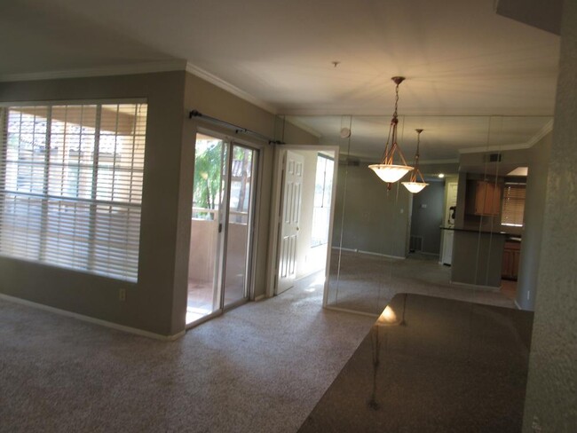 Building Photo - 2 bedroom in Scottsdale AZ 85268