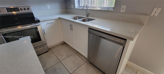 Building Photo - 388 NE 208th Terrace